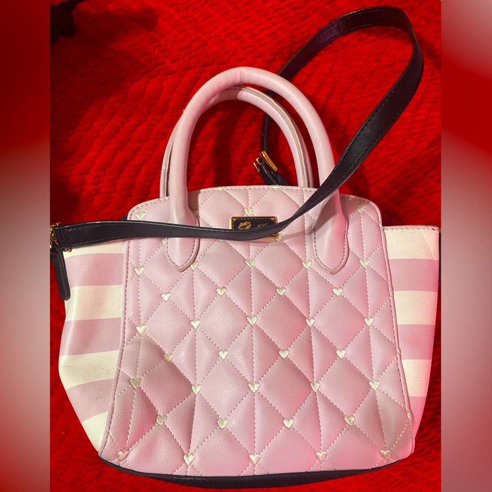 Love Betsey| like new